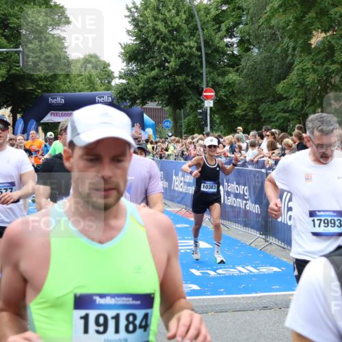 29.06.2025 - hella hamburg halbmarathon Zöllner http://msf.ph/oto/8247102 29.06.2025 10:57:23 Ziel 2417, 2676, 5926, 6272, 8585, 9450, 9577, 9934, 10383, 11590, 12014, 12590, 13664, 15229, 16625, 16830, 17160, 17779, 17848 meine-sportfotos.de