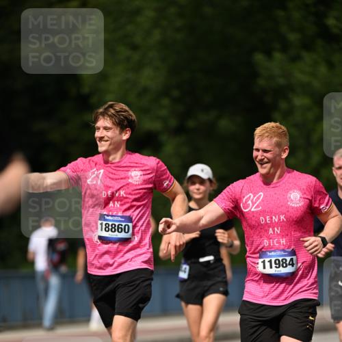 29.06.2025 - hella hamburg halbmarathon Dr. Thomas Lammeyer http://msf.ph/oto/8247112 29.06.2025 10:34:43 Kennedybrücke 1773, 2097, 2302, 2505, 2569, 6556, 6620, 6626, 7071, 7351, 7517, 8792, 9095, 9576, 9830, 9937, 10322, 10989, 10996 meine-sportfotos.de