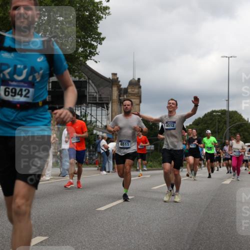 29.06.2025 - hella hamburg halbmarathon Yannick Fuchs http://msf.ph/oto/8247119 29.06.2025 10:47:46 20KM 1030, 1151, 1267, 1422, 1502, 1727, 1870, 2058, 2070, 2354, 2518, 2630, 3096, 3819, 5020, 5259, 5638, 5866, 6294, 6374, 6481, 6511, 6512, 6629, 6762, 6942, 7274, 7395, 7918, 8285, 8335, 8394, 8447, 9380, 9791, 9922, 10891, 11068, 11430, 11844, 12321, 12379, 12607, 12632, 12909, 13032, 13033, 13397, 13794, 13865, 13912, 13997, 14702, 15146, 15441, 15502, 15838, 15856, 15946, 16477, 16780, 17348, 17482, 18143, 18308, 18418, 18487, 18514, 18612 meine-sportfotos.de