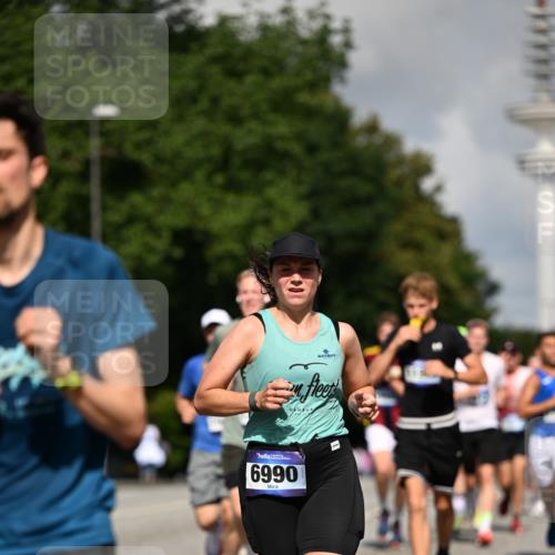29.06.2025 - hella hamburg halbmarathon Dr. Thomas Lammeyer http://msf.ph/oto/8247153 29.06.2025 09:51:31 Kennedybrücke 1164, 1385, 1562, 1644, 1743, 2296, 2714, 2767, 3959, 4860, 5091, 5315, 6684, 6990, 7884, 8362, 9178, 9944, 10384, 10793, 10900, 10968, 11202, 11227 meine-sportfotos.de
