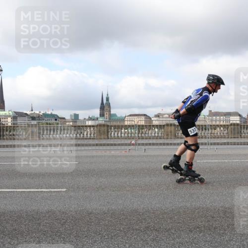 29.06.2025 - hella hamburg halbmarathon Lena Gebhardt http://msf.ph/oto/8247156 29.06.2025 09:02:39 Lombardsbrücke  meine-sportfotos.de