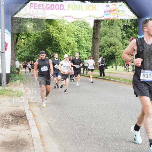 29.06.2025 - hella hamburg halbmarathon MichiJ http://msf.ph/oto/8247201 29.06.2025 10:28:32 Zwischen KM18-KM19 1975, 3626, 4766, 5709, 8319, 8933, 9116, 10968, 12372, 14077, 15689 meine-sportfotos.de