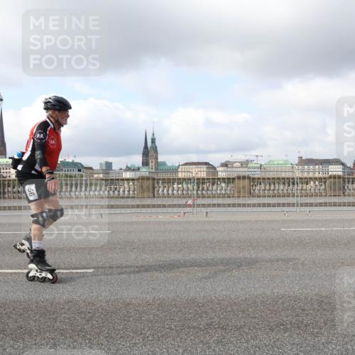 29.06.2025 - hella hamburg halbmarathon Lena Gebhardt http://msf.ph/oto/8247216 29.06.2025 09:02:41 Lombardsbrücke  meine-sportfotos.de