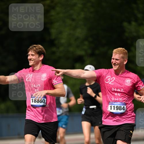 29.06.2025 - hella hamburg halbmarathon Dr. Thomas Lammeyer http://msf.ph/oto/8247228 29.06.2025 10:34:43 Kennedybrücke 1773, 2097, 2302, 2505, 2569, 6556, 6620, 6626, 7071, 7351, 7517, 8792, 9095, 9576, 9830, 9937, 10322, 10989, 10996 meine-sportfotos.de