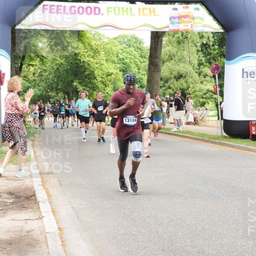 29.06.2025 - hella hamburg halbmarathon MichiJ http://msf.ph/oto/8247242 29.06.2025 10:51:16 Zwischen KM18-KM19 5354, 5365, 9680, 10694, 12211, 12212, 13184, 14313, 16872, 18520 meine-sportfotos.de