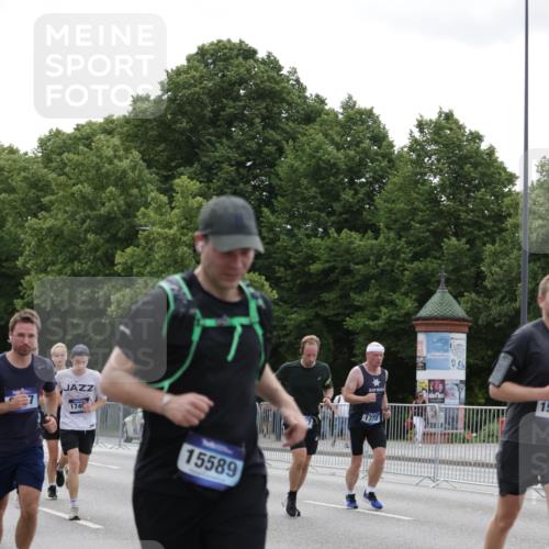 29.06.2025 - hella hamburg halbmarathon Jannik Wohlers http://msf.ph/oto/8247246 29.06.2025 10:30:39 Lombardsbrücke 1773, 2097, 2268, 3131, 4561, 6195, 6620, 6787, 7351, 8757, 9576, 10989, 11981, 11988, 12384, 12627, 14095, 14803, 15466, 15589, 17224, 17463, 17509, 17742, 17966, 19052, 19226 meine-sportfotos.de