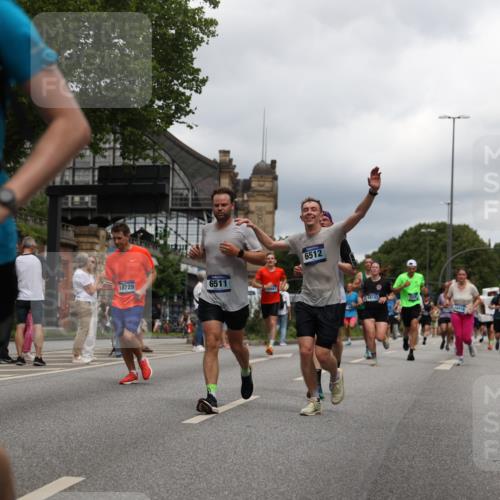 29.06.2025 - hella hamburg halbmarathon Yannick Fuchs http://msf.ph/oto/8247248 29.06.2025 10:47:46 20KM 1030, 1151, 1267, 1422, 1502, 1727, 1870, 2058, 2070, 2354, 2518, 2630, 3096, 3819, 5020, 5259, 5638, 5866, 6294, 6374, 6481, 6511, 6512, 6629, 6762, 6942, 7274, 7395, 7918, 8285, 8335, 8394, 8447, 9380, 9791, 9922, 10891, 11068, 11430, 11844, 12321, 12379, 12607, 12632, 12909, 13032, 13033, 13397, 13794, 13865, 13912, 13997, 14702, 15146, 15441, 15502, 15838, 15856, 15946, 16477, 16780, 17348, 17482, 18143, 18308, 18418, 18487, 18514, 18612 meine-sportfotos.de