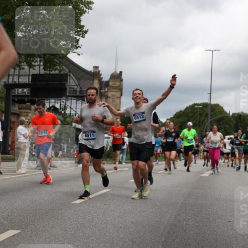 29.06.2025 - hella hamburg halbmarathon Yannick Fuchs http://msf.ph/oto/8247260 29.06.2025 10:47:46 20KM 1030, 1151, 1267, 1422, 1502, 1727, 1870, 2058, 2070, 2354, 2518, 2630, 3096, 3819, 5020, 5259, 5638, 5866, 6294, 6374, 6481, 6511, 6512, 6629, 6762, 6942, 7274, 7395, 7918, 8285, 8335, 8394, 8447, 9380, 9791, 9922, 10891, 11068, 11430, 11844, 12321, 12379, 12607, 12632, 12909, 13032, 13033, 13397, 13794, 13865, 13912, 13997, 14702, 15146, 15441, 15502, 15838, 15856, 15946, 16477, 16780, 17348, 17482, 18143, 18308, 18418, 18487, 18514, 18612 meine-sportfotos.de