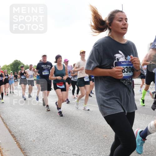 29.06.2025 - hella hamburg halbmarathon Lena Gebhardt http://msf.ph/oto/8247261 29.06.2025 10:45:31 Lombardsbrücke 1033, 1060, 1085, 1104, 1685, 1713, 1798, 1983, 2008, 2216, 2217, 2522, 2550, 2657, 2664, 2917, 2965, 2973, 3160, 3164, 3357, 3377, 3879, 3993, 4099, 4102, 4186, 4224, 4306, 4337, 4388, 4504, 4820, 4851, 5044, 5099, 5108, 5190, 5339, 5635, 5636, 5949, 6133, 6150, 6509, 6623, 6763, 6788, 6911, 6922, 6980, 7283, 7530, 7541, 7699, 7859, 7912, 8594, 8605, 8745, 8762, 9620, 10030, 10182, 10225, 10327, 10329, 11314, 12198, 12332, 12334 meine-sportfotos.de
