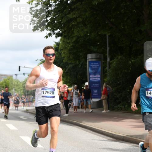 29.06.2025 - hella hamburg halbmarathon Yannick Fuchs http://msf.ph/oto/8247290 29.06.2025 10:35:16 20KM 1677, 1882, 1912, 2324, 2568, 2949, 3332, 4634, 4843, 4889, 5007, 5014, 5026, 5050, 5410, 5745, 5916, 6429, 6683, 7080, 7284, 8074, 8370, 8465, 8629, 8966, 9979, 10369, 10934, 10968, 10978, 11767, 11959, 12365, 13029, 13158, 13667, 14092, 14820, 15164, 15493, 15542, 15689, 16201, 16249, 16347, 16599, 17214, 17620, 17724, 17971, 18173, 18192, 18399 meine-sportfotos.de