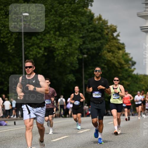 29.06.2025 - hella hamburg halbmarathon Dr. Thomas Lammeyer http://msf.ph/oto/8247292 29.06.2025 10:14:16 Kennedybrücke 1052, 1186, 1456, 1483, 1513, 1573, 4389, 7058, 7250, 7685, 8090, 8685, 8890, 9681, 9816, 9988, 11027, 11180 meine-sportfotos.de
