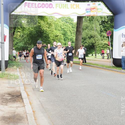 29.06.2025 - hella hamburg halbmarathon MichiJ http://msf.ph/oto/8247311 29.06.2025 10:28:33 Zwischen KM18-KM19 1975, 3626, 4565, 4766, 5709, 8319, 8933, 10968, 12372, 14077, 15689 meine-sportfotos.de