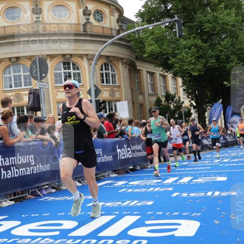 29.06.2025 - hella hamburg halbmarathon Strokosch-Dieckow http://msf.ph/oto/8247314 29.06.2025 10:39:06 Ziel 1164, 1445, 1803, 2262, 3282, 4359, 4759, 6682, 6686, 6687, 11305, 11447, 11619, 12137, 13729, 14311, 15556, 16656, 16820, 17668, 18149, 18547, 18734, 19151 meine-sportfotos.de