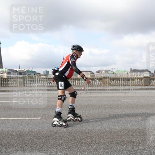 29.06.2025 - hella hamburg halbmarathon Lena Gebhardt http://msf.ph/oto/8247328 29.06.2025 09:02:41 Lombardsbrücke  meine-sportfotos.de