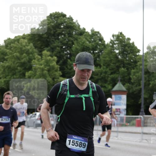 29.06.2025 - hella hamburg halbmarathon Jannik Wohlers http://msf.ph/oto/8247337 29.06.2025 10:30:39 Lombardsbrücke 1773, 2097, 2268, 3131, 4561, 6195, 6620, 6787, 7351, 8757, 9576, 10989, 11981, 11988, 12384, 12627, 14095, 14803, 15466, 15589, 17224, 17463, 17509, 17742, 17966, 19052, 19226 meine-sportfotos.de
