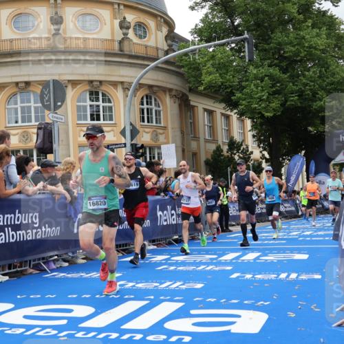 29.06.2025 - hella hamburg halbmarathon Strokosch-Dieckow http://msf.ph/oto/8247348 29.06.2025 10:39:07 Ziel 1164, 1445, 1803, 2262, 3282, 4359, 4759, 5752, 6686, 6687, 11305, 11619, 12137, 13729, 14311, 15556, 16656, 16820, 17668, 18149, 18547, 18734, 19151 meine-sportfotos.de