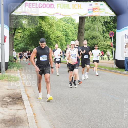 29.06.2025 - hella hamburg halbmarathon MichiJ http://msf.ph/oto/8247369 29.06.2025 10:28:34 Zwischen KM18-KM19 1975, 2972, 3626, 4565, 5709, 5803, 8319, 8933, 10968, 12372, 14077, 15421, 15689, 18979 meine-sportfotos.de