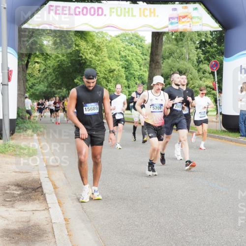 29.06.2025 - hella hamburg halbmarathon MichiJ http://msf.ph/oto/8247413 29.06.2025 10:28:34 Zwischen KM18-KM19 1975, 2972, 3626, 4565, 5709, 5803, 8319, 8933, 10968, 12372, 14077, 15421, 15689, 18979 meine-sportfotos.de