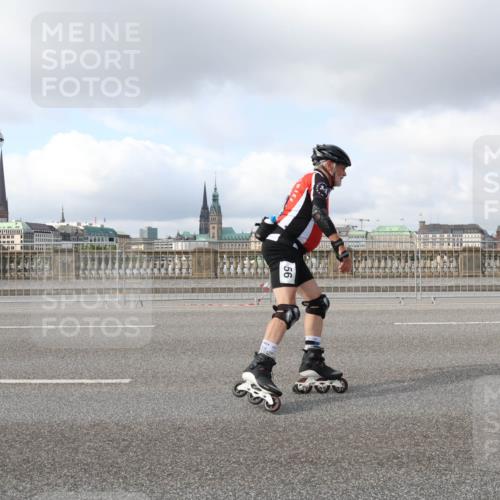 29.06.2025 - hella hamburg halbmarathon Lena Gebhardt http://msf.ph/oto/8247460 29.06.2025 09:02:41 Lombardsbrücke  meine-sportfotos.de