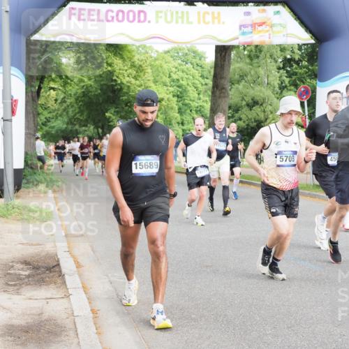 29.06.2025 - hella hamburg halbmarathon MichiJ http://msf.ph/oto/8247474 29.06.2025 10:28:35 Zwischen KM18-KM19 2573, 2972, 3626, 4565, 5709, 5803, 8319, 8933, 10968, 11714, 12372, 14077, 15421, 15689, 18979 meine-sportfotos.de