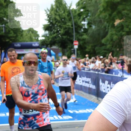 29.06.2025 - hella hamburg halbmarathon Zöllner http://msf.ph/oto/8247481 29.06.2025 10:57:27 Ziel 3435, 5926, 6272, 6281, 6302, 8393, 9450, 9727, 12014, 12590, 13394, 13664, 15695, 16093, 16625, 16830, 17160, 17758, 17828 meine-sportfotos.de