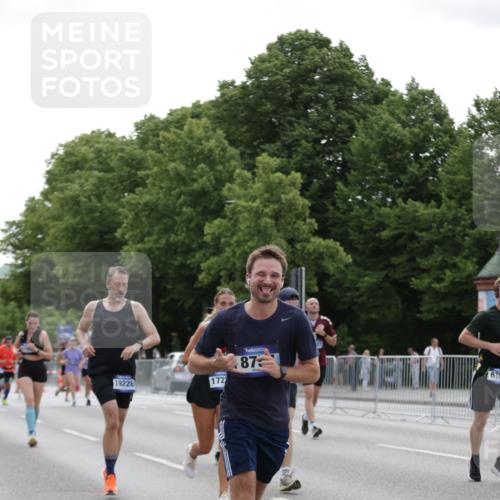 29.06.2025 - hella hamburg halbmarathon Jannik Wohlers http://msf.ph/oto/8247482 29.06.2025 10:30:40 Lombardsbrücke 1773, 2097, 2268, 3131, 4561, 6195, 6620, 6787, 7351, 8072, 8073, 8757, 9576, 10989, 11981, 11988, 12384, 12627, 14095, 14803, 15466, 15589, 17224, 17463, 17509, 17742, 17966, 19052, 19226 meine-sportfotos.de