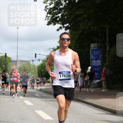 29.06.2025 - hella hamburg halbmarathon Yannick Fuchs http://msf.ph/oto/8247488 29.06.2025 10:35:16 20KM 1677, 1882, 1912, 2324, 2568, 2949, 3332, 4634, 4843, 4889, 5007, 5014, 5026, 5050, 5410, 5745, 5916, 6429, 6683, 7080, 7284, 8074, 8370, 8465, 8629, 8966, 9979, 10369, 10934, 10968, 10978, 11767, 11959, 12365, 13029, 13158, 13667, 14092, 14820, 15164, 15493, 15542, 15689, 16201, 16249, 16347, 16599, 17214, 17620, 17724, 17971, 18173, 18192, 18399 meine-sportfotos.de