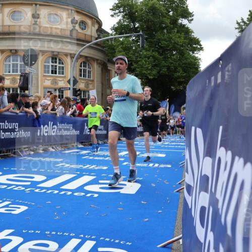 29.06.2025 - hella hamburg halbmarathon Strokosch-Dieckow http://msf.ph/oto/8247607 29.06.2025 10:39:11 Ziel 1445, 2044, 3282, 4565, 4759, 5752, 6686, 6687, 8319, 8925, 11305, 11619, 12046, 12137, 13479, 13729, 14311, 15556, 16656, 16820, 17646, 17668, 18149, 18547 meine-sportfotos.de