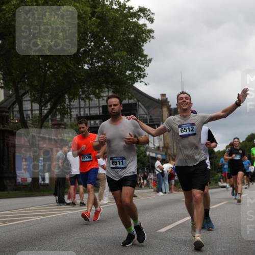 29.06.2025 - hella hamburg halbmarathon Yannick Fuchs http://msf.ph/oto/8247614 29.06.2025 10:47:47 20KM 1030, 1151, 1267, 1422, 1502, 1727, 1870, 2058, 2070, 2354, 2518, 2630, 3096, 3819, 5020, 5259, 5638, 5866, 6294, 6374, 6481, 6511, 6512, 6629, 6762, 6942, 7274, 7395, 7478, 7918, 8285, 8335, 8394, 8447, 9380, 9791, 9922, 10891, 11068, 11430, 11844, 12321, 12379, 12607, 12632, 12909, 13032, 13033, 13397, 13794, 13865, 13912, 14702, 15146, 15441, 15502, 15838, 15856, 15946, 16477, 16780, 17348, 17482, 18143, 18308, 18418, 18487, 18514, 18612, 19067 meine-sportfotos.de