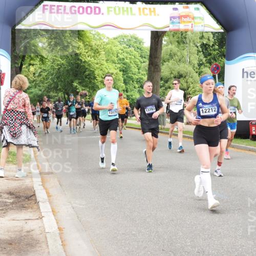 29.06.2025 - hella hamburg halbmarathon MichiJ http://msf.ph/oto/8247624 29.06.2025 10:51:19 Zwischen KM18-KM19 10962, 12211, 12212, 12837, 13171, 13184, 13793, 14313, 16095, 16872 meine-sportfotos.de