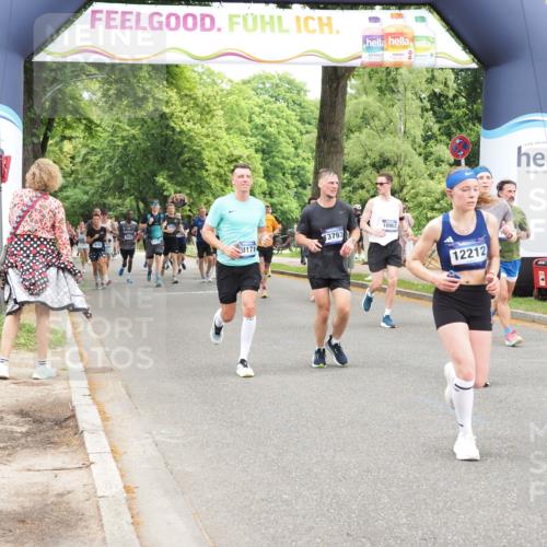29.06.2025 - hella hamburg halbmarathon MichiJ http://msf.ph/oto/8247630 29.06.2025 10:51:19 Zwischen KM18-KM19 10962, 12211, 12212, 12837, 13171, 13184, 13793, 14313, 16095, 16872 meine-sportfotos.de