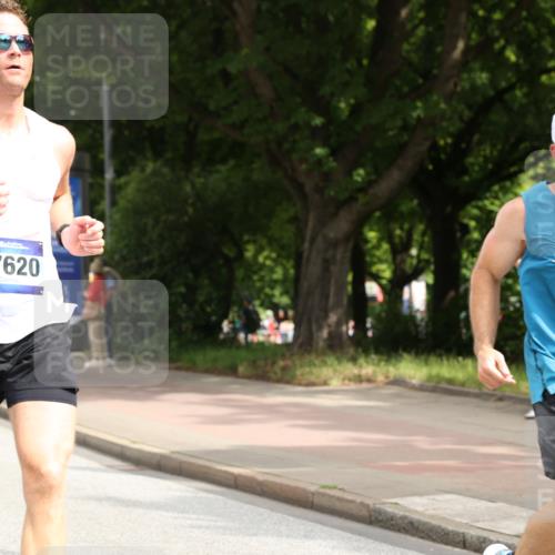 29.06.2025 - hella hamburg halbmarathon Yannick Fuchs http://msf.ph/oto/8247638 29.06.2025 10:35:16 20KM 1677, 1882, 1912, 2324, 2568, 2949, 3332, 4634, 4843, 4889, 5007, 5014, 5026, 5050, 5410, 5745, 5916, 6429, 6683, 7080, 7284, 8074, 8370, 8465, 8629, 8966, 9979, 10369, 10934, 10968, 10978, 11767, 11959, 12365, 13029, 13158, 13667, 14092, 14820, 15164, 15493, 15542, 15689, 16201, 16249, 16347, 16599, 17214, 17620, 17724, 17971, 18173, 18192, 18399 meine-sportfotos.de