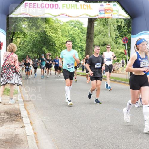 29.06.2025 - hella hamburg halbmarathon MichiJ http://msf.ph/oto/8247658 29.06.2025 10:51:19 Zwischen KM18-KM19 10962, 12211, 12212, 12837, 13171, 13184, 13793, 14313, 16095, 16872 meine-sportfotos.de