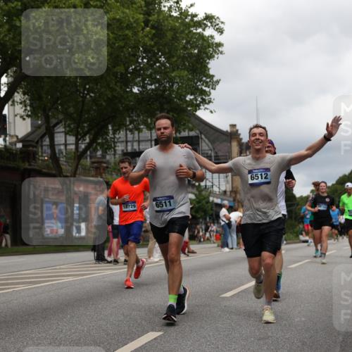 29.06.2025 - hella hamburg halbmarathon Yannick Fuchs http://msf.ph/oto/8247665 29.06.2025 10:47:47 20KM 1030, 1151, 1267, 1422, 1502, 1727, 1870, 2058, 2070, 2354, 2518, 2630, 3096, 3819, 5020, 5259, 5638, 5866, 6294, 6374, 6481, 6511, 6512, 6629, 6762, 6942, 7274, 7395, 7478, 7918, 8285, 8335, 8394, 8447, 9380, 9791, 9922, 10891, 11068, 11430, 11844, 12321, 12379, 12607, 12632, 12909, 13032, 13033, 13397, 13794, 13865, 13912, 14702, 15146, 15441, 15502, 15838, 15856, 15946, 16477, 16780, 17348, 17482, 18143, 18308, 18418, 18487, 18514, 18612, 19067 meine-sportfotos.de