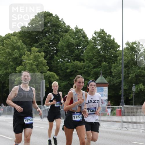 29.06.2025 - hella hamburg halbmarathon Jannik Wohlers http://msf.ph/oto/8247670 29.06.2025 10:30:41 Lombardsbrücke 1773, 1979, 2097, 3131, 4561, 5437, 6057, 6195, 6620, 6787, 7351, 8072, 8073, 8757, 9576, 10989, 11981, 11988, 12384, 12627, 14095, 15466, 15589, 17224, 17463, 17509, 17587, 17742, 17966, 19052, 19226 meine-sportfotos.de
