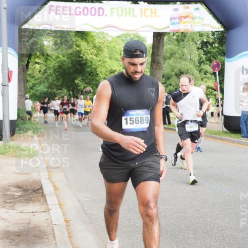 29.06.2025 - hella hamburg halbmarathon MichiJ http://msf.ph/oto/8247683 29.06.2025 10:28:36 Zwischen KM18-KM19 2573, 2972, 3626, 4565, 5709, 5803, 8319, 11714, 12372, 14077, 15421, 15689, 18979 meine-sportfotos.de