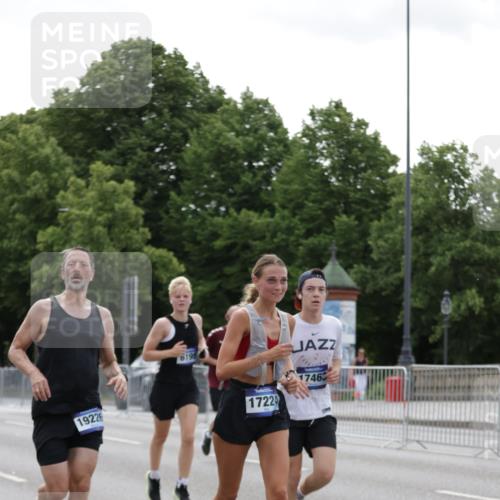 29.06.2025 - hella hamburg halbmarathon Jannik Wohlers http://msf.ph/oto/8247686 29.06.2025 10:30:41 Lombardsbrücke 1773, 1979, 2097, 3131, 4561, 5437, 6057, 6195, 6620, 6787, 7351, 8072, 8073, 8757, 9576, 10989, 11981, 11988, 12384, 12627, 14095, 15466, 15589, 17224, 17463, 17509, 17587, 17742, 17966, 19052, 19226 meine-sportfotos.de