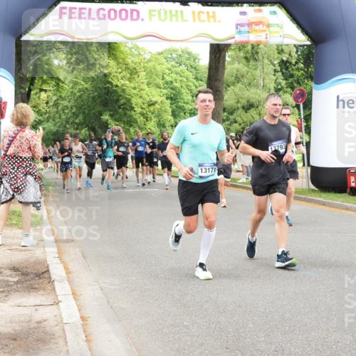 29.06.2025 - hella hamburg halbmarathon MichiJ http://msf.ph/oto/8247691 29.06.2025 10:51:20 Zwischen KM18-KM19 10962, 12211, 12212, 12837, 13171, 13184, 13793, 14313, 16095, 16872 meine-sportfotos.de