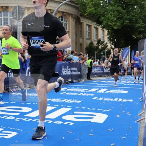 29.06.2025 - hella hamburg halbmarathon Strokosch-Dieckow http://msf.ph/oto/8247693 29.06.2025 10:39:12 Ziel 1445, 2044, 3282, 4565, 4759, 5752, 6037, 6686, 6687, 8319, 8925, 11305, 11619, 12046, 12137, 13479, 13729, 14311, 15556, 16656, 17646, 17668, 18149, 18547 meine-sportfotos.de