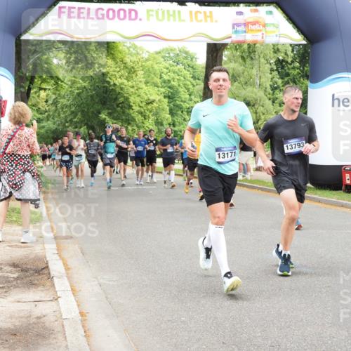 29.06.2025 - hella hamburg halbmarathon MichiJ http://msf.ph/oto/8247707 29.06.2025 10:51:20 Zwischen KM18-KM19 10962, 12211, 12212, 12837, 13171, 13184, 13793, 14313, 16095, 16872 meine-sportfotos.de