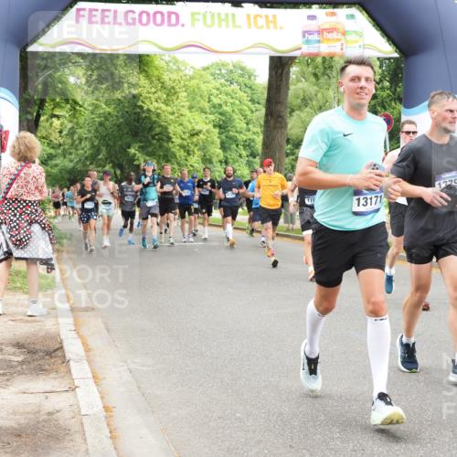 29.06.2025 - hella hamburg halbmarathon MichiJ http://msf.ph/oto/8247753 29.06.2025 10:51:21 Zwischen KM18-KM19 1194, 8561, 10962, 12211, 12212, 12837, 13171, 13184, 13793, 14313, 16095, 16872 meine-sportfotos.de