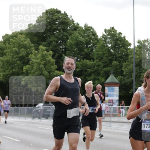 29.06.2025 - hella hamburg halbmarathon Jannik Wohlers http://msf.ph/oto/8247778 29.06.2025 10:30:42 Lombardsbrücke 1773, 1979, 2097, 4561, 5437, 6057, 6195, 6620, 6787, 7351, 8050, 8072, 8073, 8757, 9576, 10989, 11981, 11988, 12384, 12627, 14095, 15466, 15589, 16457, 17224, 17463, 17509, 17587, 17742, 17966, 19052, 19226 meine-sportfotos.de
