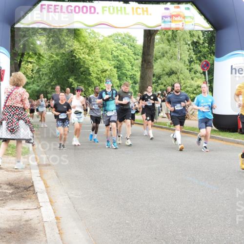 29.06.2025 - hella hamburg halbmarathon MichiJ http://msf.ph/oto/8247934 29.06.2025 10:51:23 Zwischen KM18-KM19 1194, 1702, 1992, 2979, 4542, 7081, 8520, 8561, 8810, 10962, 12211, 12212, 12837, 13171, 13793, 16095 meine-sportfotos.de