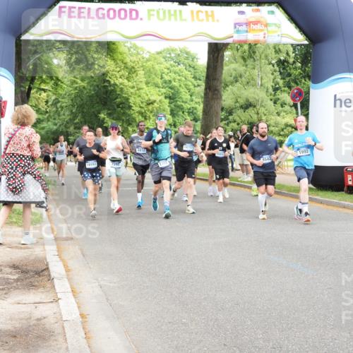 29.06.2025 - hella hamburg halbmarathon MichiJ http://msf.ph/oto/8247951 29.06.2025 10:51:23 Zwischen KM18-KM19 1194, 1702, 1992, 2979, 4542, 7081, 8520, 8561, 8810, 10962, 12211, 12212, 12837, 13171, 13793, 16095 meine-sportfotos.de
