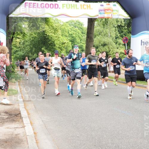 29.06.2025 - hella hamburg halbmarathon MichiJ http://msf.ph/oto/8247979 29.06.2025 10:51:24 Zwischen KM18-KM19 1194, 1702, 1992, 2979, 4542, 6907, 6908, 7081, 8520, 8561, 8810, 10962, 12837, 13171, 13793, 14176, 16095, 18707, 19162 meine-sportfotos.de
