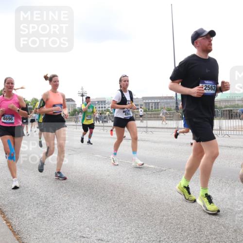 29.06.2025 - hella hamburg halbmarathon Lena Gebhardt http://msf.ph/oto/8247991 29.06.2025 10:34:03 Lombardsbrücke 1189, 1275, 1417, 1672, 1705, 1787, 1896, 2265, 2342, 2464, 2482, 2496, 2526, 2801, 2933, 3145, 3170, 3264, 3340, 3345, 3560, 3829, 3848, 4361, 4433, 4449, 4479, 4696, 4807, 4824, 4826, 4942, 5075, 5096, 5141, 5557, 5561, 5566, 5569, 5584, 5691, 5821, 5822, 5887, 6105, 6109, 6364, 6515, 6516, 6854, 6956, 7027, 7324, 7329, 7565, 7653, 8021, 8157, 8202, 8277, 8282, 8349, 8375, 8377, 8383, 8401, 8965, 9094, 9234, 9438, 9799, 9875, 9995, 10007, 10071, 10360, 10561, 10564 meine-sportfotos.de