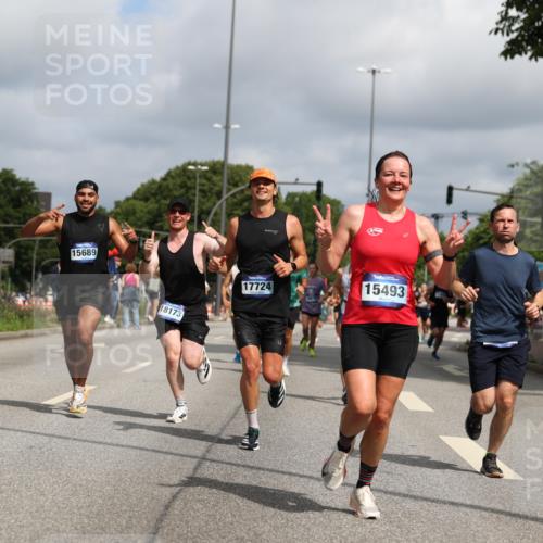 29.06.2025 - hella hamburg halbmarathon Yannick Fuchs http://msf.ph/oto/8248004 29.06.2025 10:35:19 20KM 1677, 1882, 1912, 2568, 2949, 3332, 4634, 4843, 4889, 5007, 5014, 5026, 5410, 5745, 6429, 6683, 7080, 7284, 7378, 8074, 8122, 8629, 8966, 9979, 10369, 10934, 10978, 11767, 11959, 12365, 13158, 13268, 13667, 14092, 14820, 15164, 15493, 15542, 15689, 16201, 16249, 16347, 16599, 17214, 17620, 17724, 17971, 18173, 18192, 18399 meine-sportfotos.de