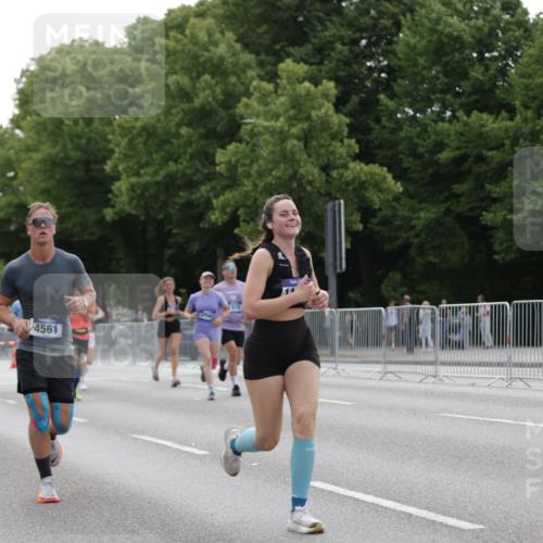 29.06.2025 - hella hamburg halbmarathon Jannik Wohlers http://msf.ph/oto/8248025 29.06.2025 10:30:44 Lombardsbrücke 1292, 1773, 1979, 2097, 2414, 2914, 4561, 4817, 5437, 5943, 6057, 6195, 6620, 6787, 7351, 7604, 8050, 8072, 8073, 8757, 9576, 10111, 10989, 11988, 12384, 12627, 14095, 14349, 15466, 15589, 16457, 17224, 17463, 17509, 17587, 17742, 17966, 19052, 19226 meine-sportfotos.de