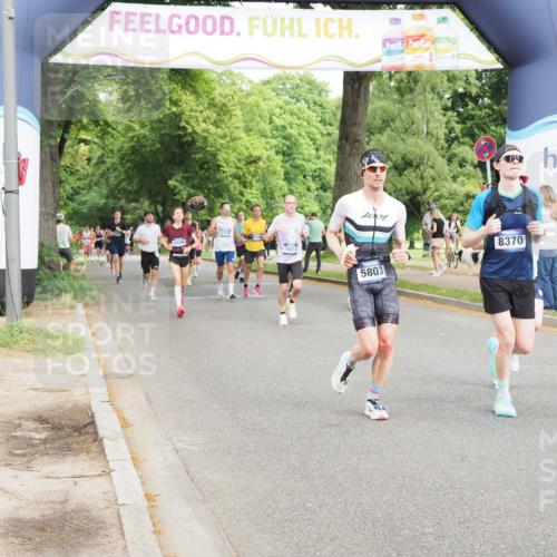 29.06.2025 - hella hamburg halbmarathon MichiJ http://msf.ph/oto/8248037 29.06.2025 10:28:37 Zwischen KM18-KM19 2573, 2972, 4565, 5709, 5803, 8319, 11714, 14077, 15421, 15689, 18013, 18979 meine-sportfotos.de