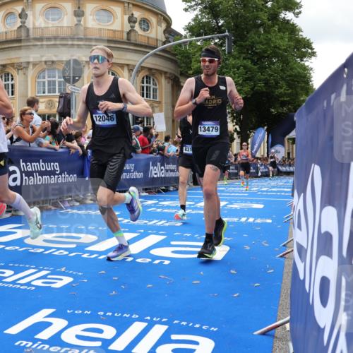 29.06.2025 - hella hamburg halbmarathon Strokosch-Dieckow http://msf.ph/oto/8248082 29.06.2025 10:39:19 Ziel 2044, 2546, 2972, 4565, 5752, 6037, 6152, 8319, 8346, 8925, 11305, 12046, 12335, 12372, 13479, 13729, 14311, 14359, 15013, 15866, 17646, 17668 meine-sportfotos.de